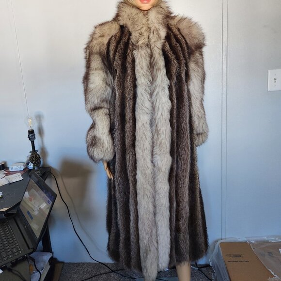 #694 Raccoon/fox fur coat/ small - Picture 1 of 9